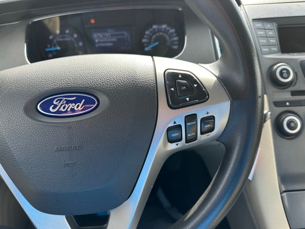 2014 Ford Taurus SE